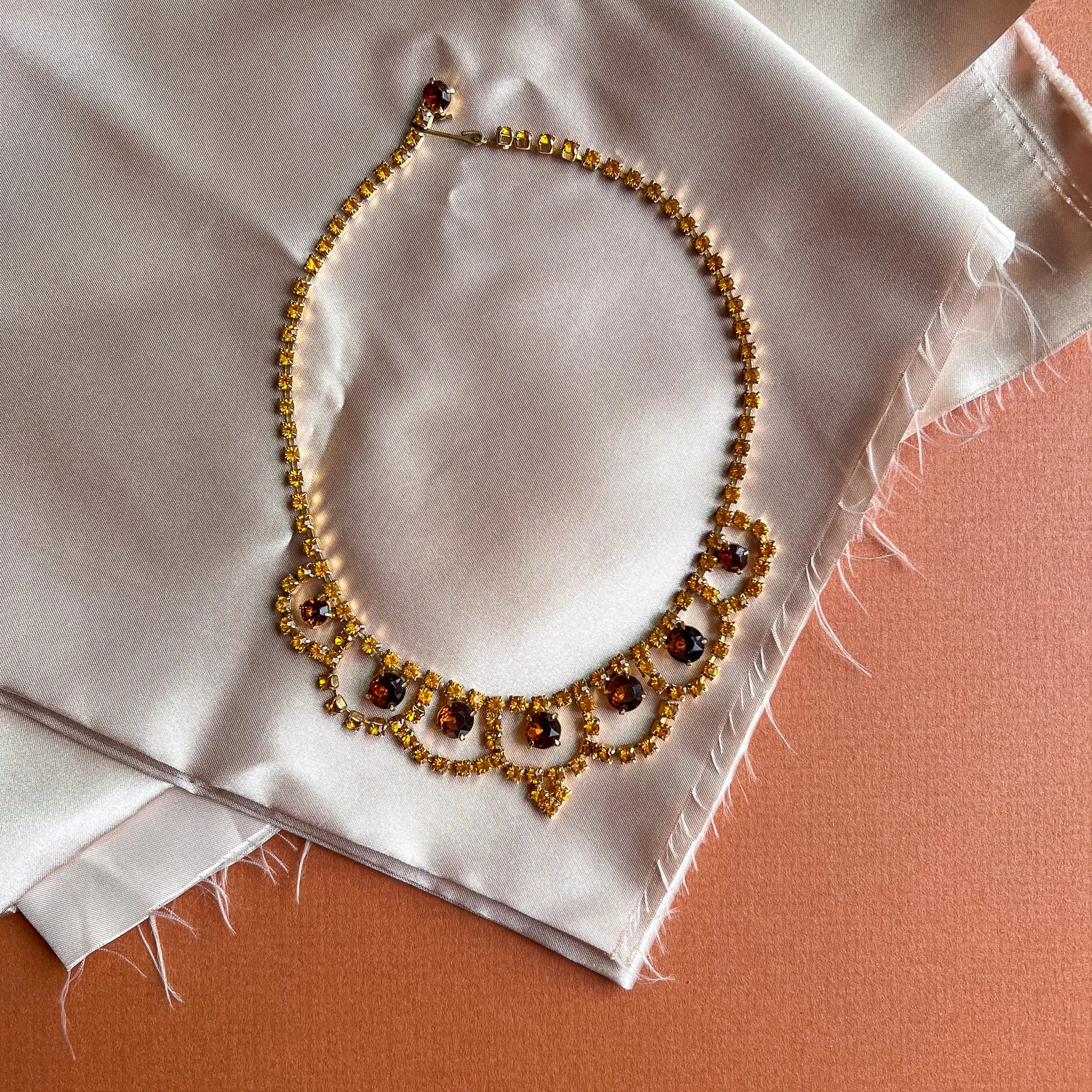1950s Scalloped Citrine Gemstone Necklace