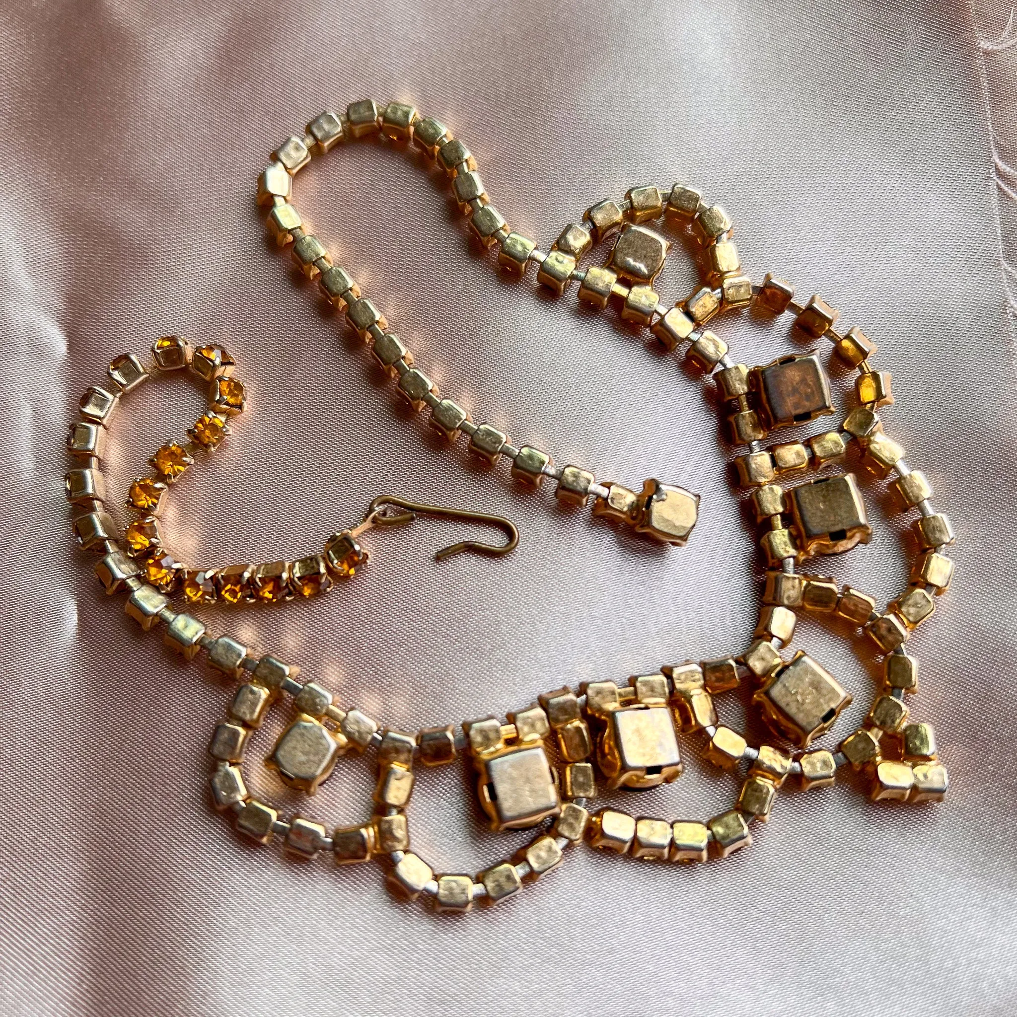1950s Scalloped Citrine Gemstone Necklace