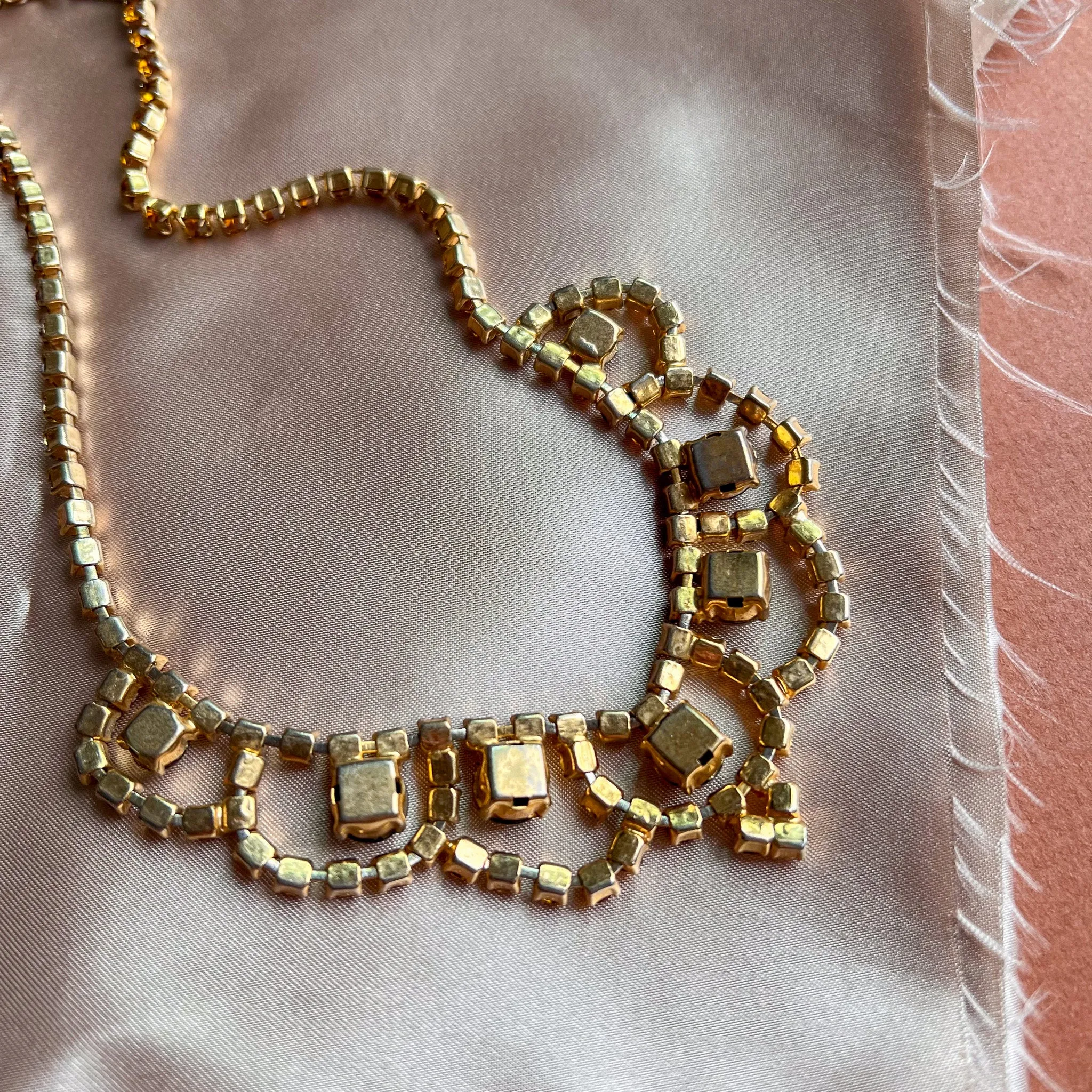 1950s Scalloped Citrine Gemstone Necklace