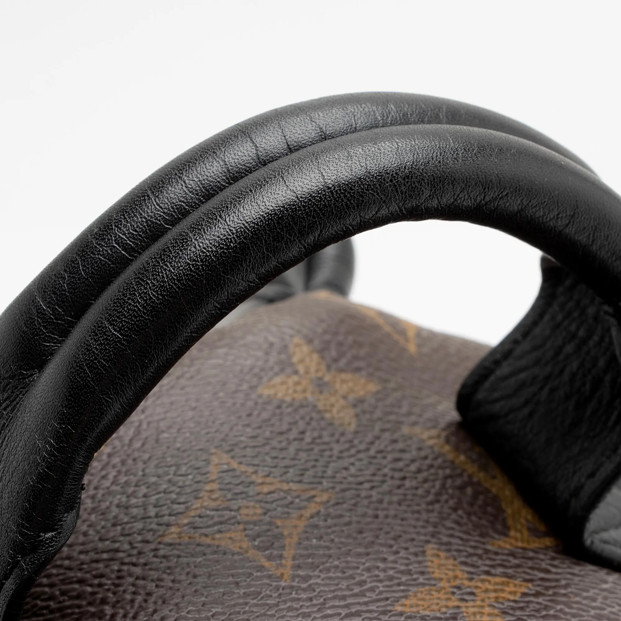 Louis Vuitton Monogram Canvas Palm Springs PM Backpack (SHF-nXxV5M)
