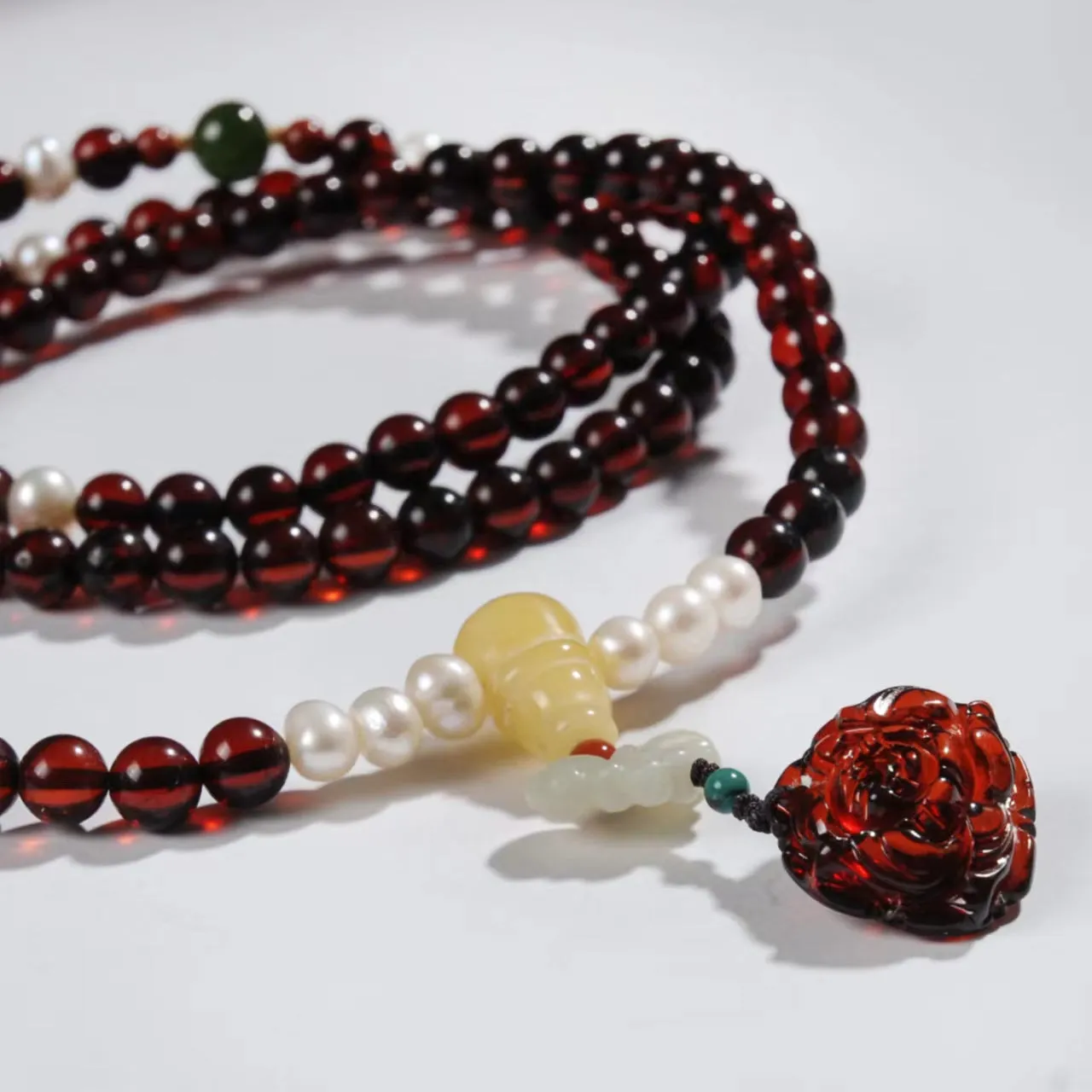 Succinum Amber 4-Ring Peony Flower Bracelet